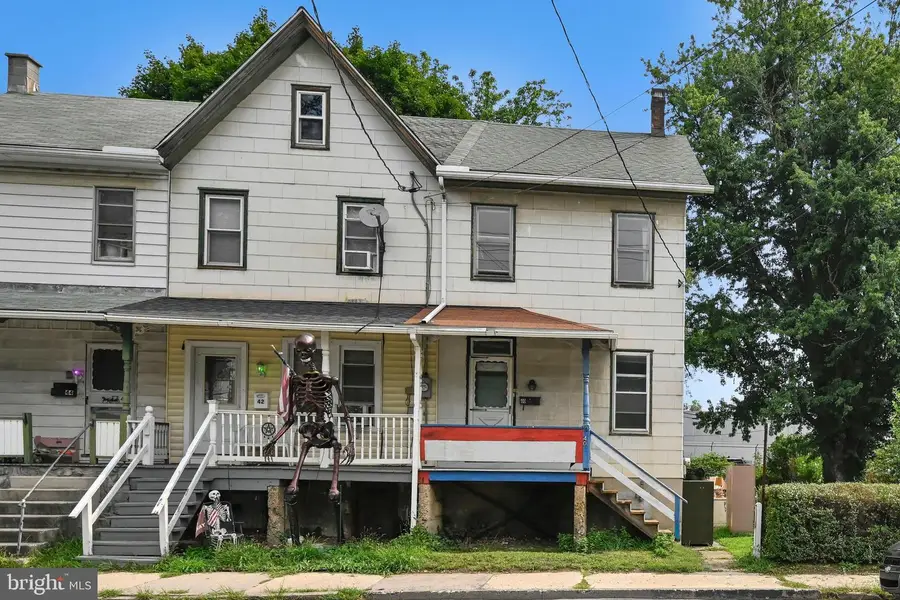 40 N Tulpehocken St, Pine Grove, PA 17963 - #3