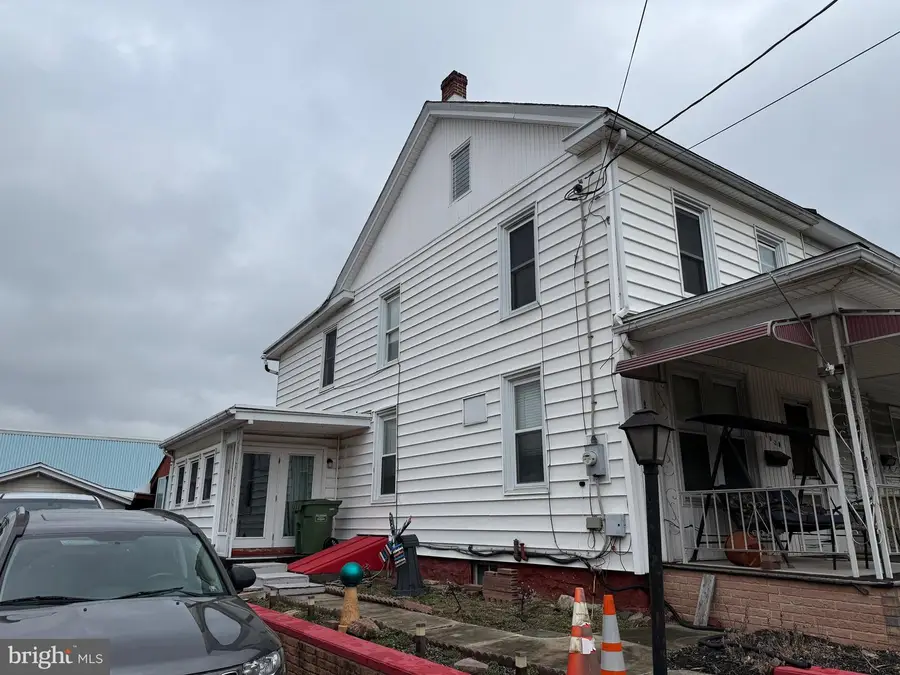 102 N Tulpehocken St, Pine Grove, PA 17963 - #2