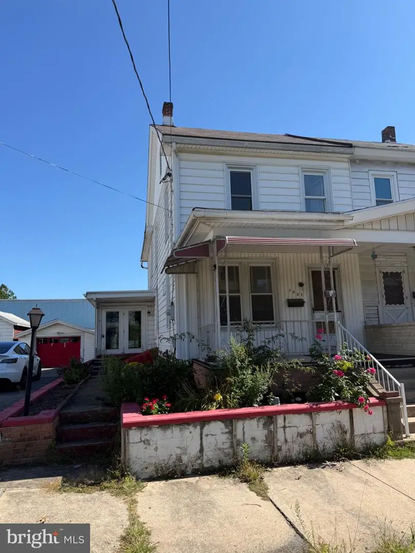 102 N Tulpehocken St, Pine Grove, PA 17963 - #3