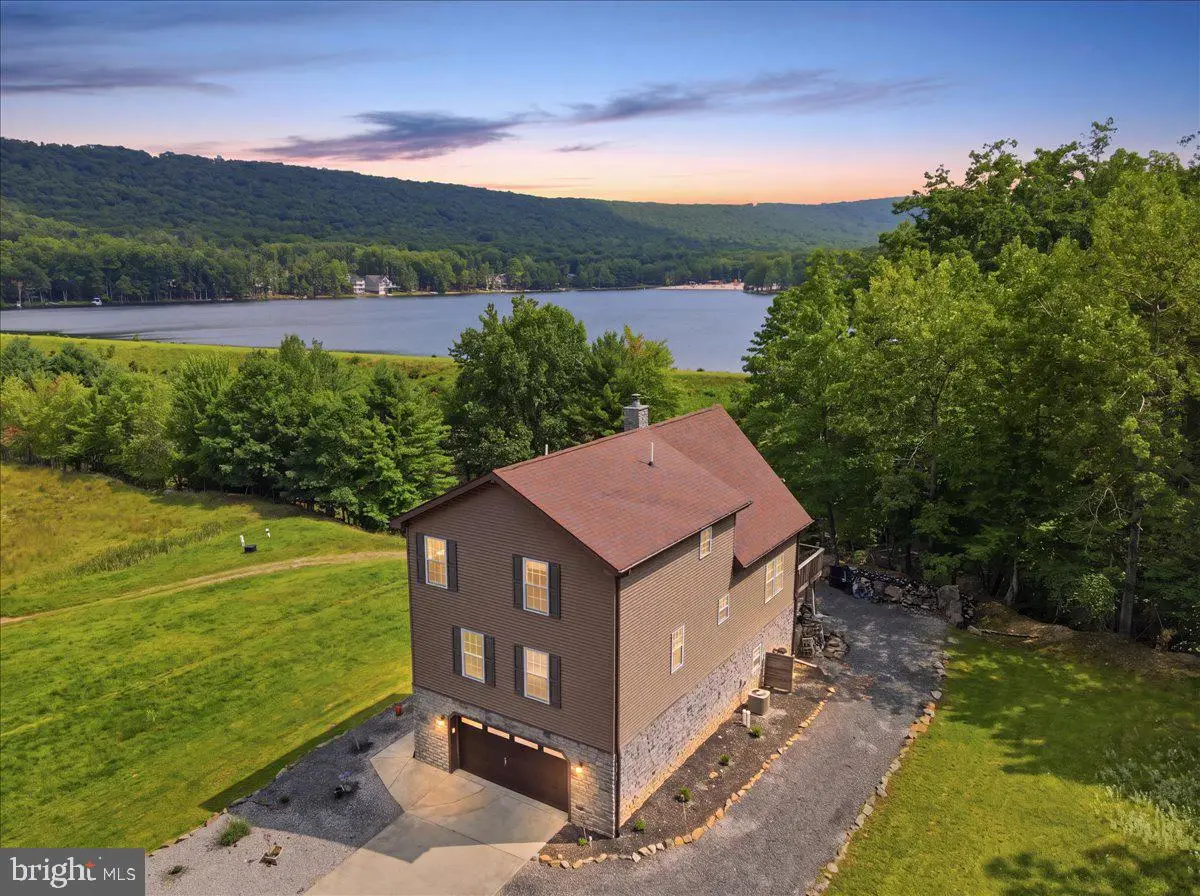 16 Delaware Dr W, Hazleton, PA 18202 - #1
