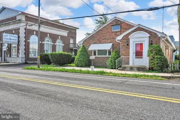 625 E Main St, HEGINS, PA 17938