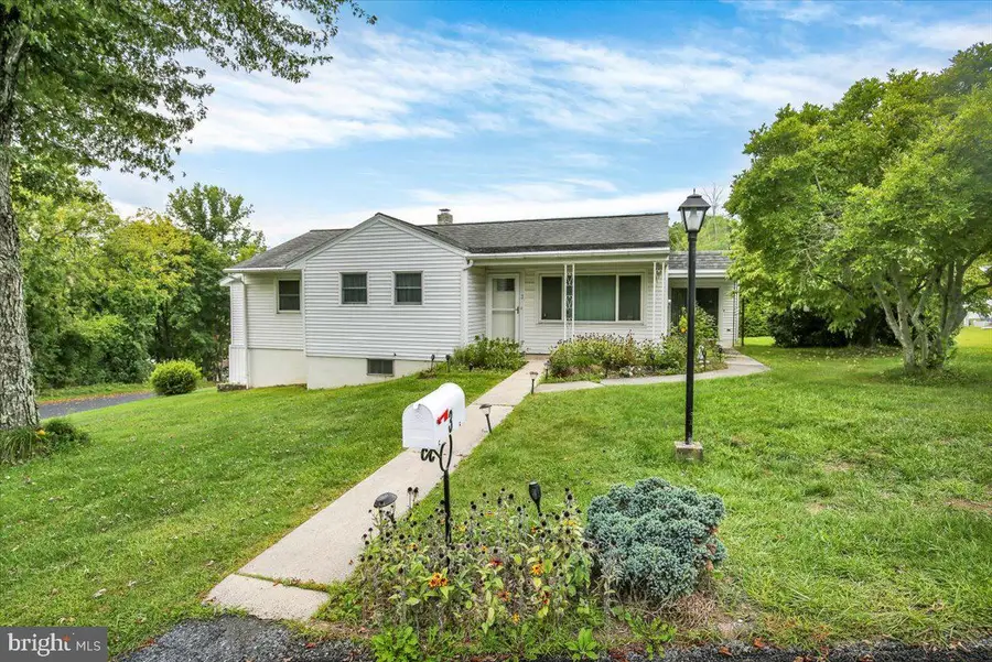 3 Earl Ave, Schuylkill Haven, PA 17972 - #2