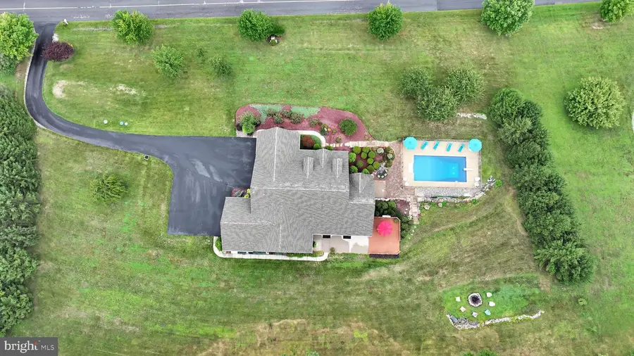 48 Grey Hawk Dr, Orwigsburg, PA 17961 - #3