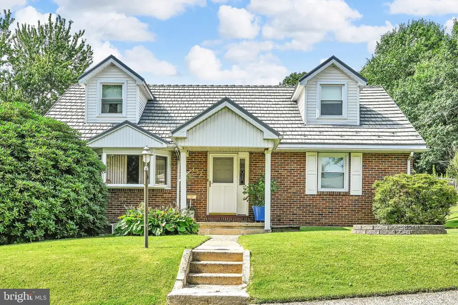 432 E Race St, Pottsville, PA 17901 - #2