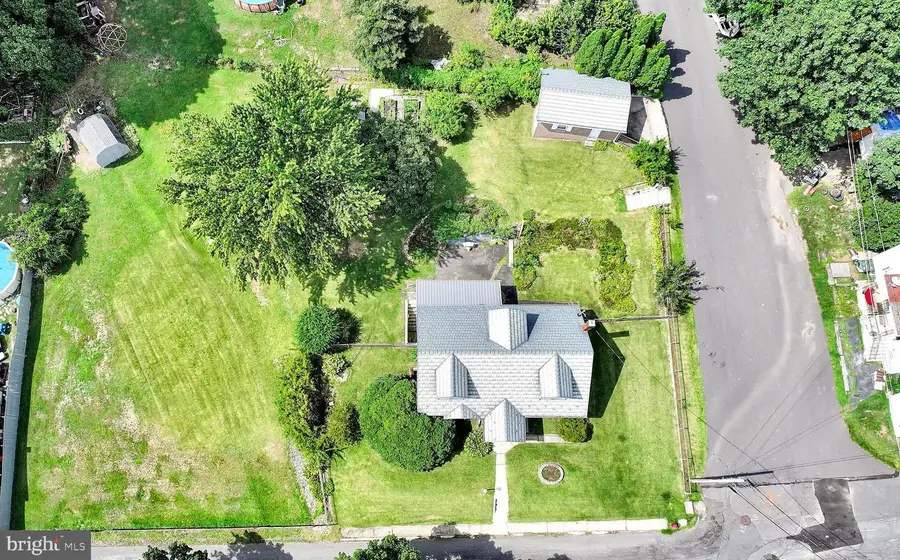 432 E Race St, Pottsville, PA 17901 - #3