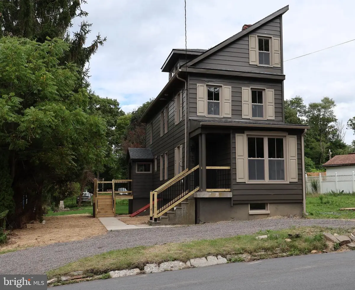 43 Main St, Tremont, PA 17981 - #1