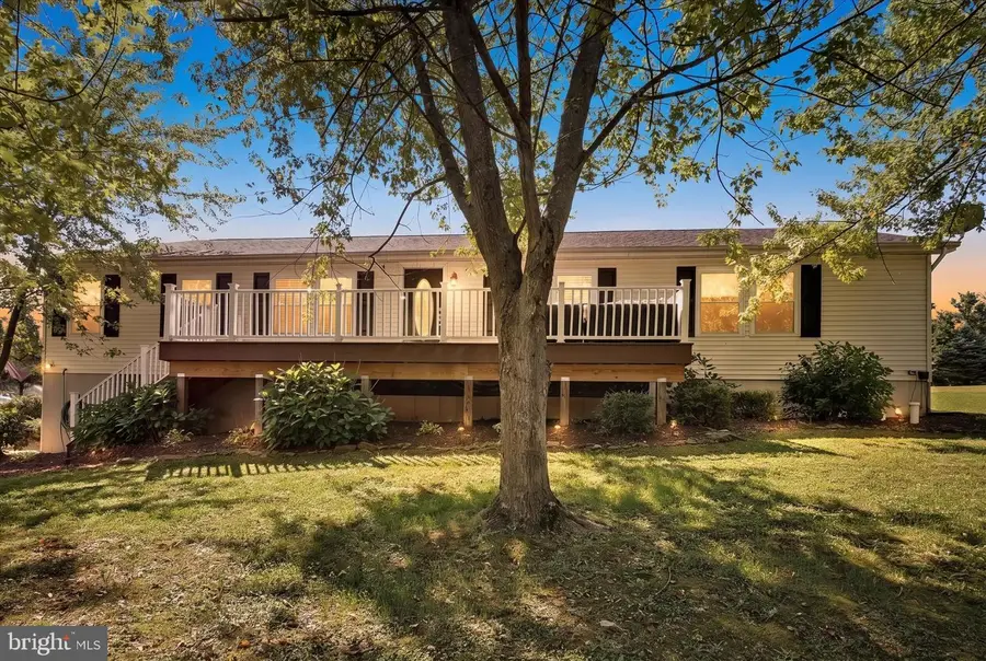 1290 Running Deer Dr, Auburn, PA 17922 - #2