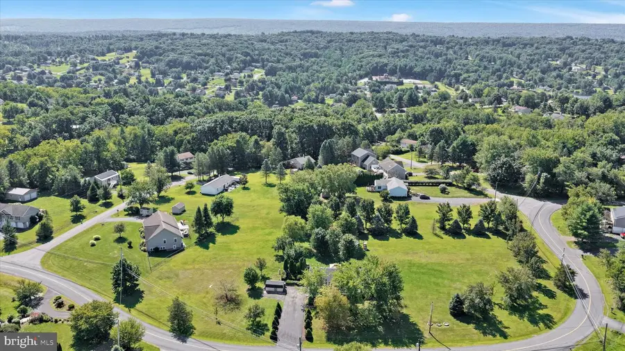 1290 Running Deer Dr, Auburn, PA 17922 - #3
