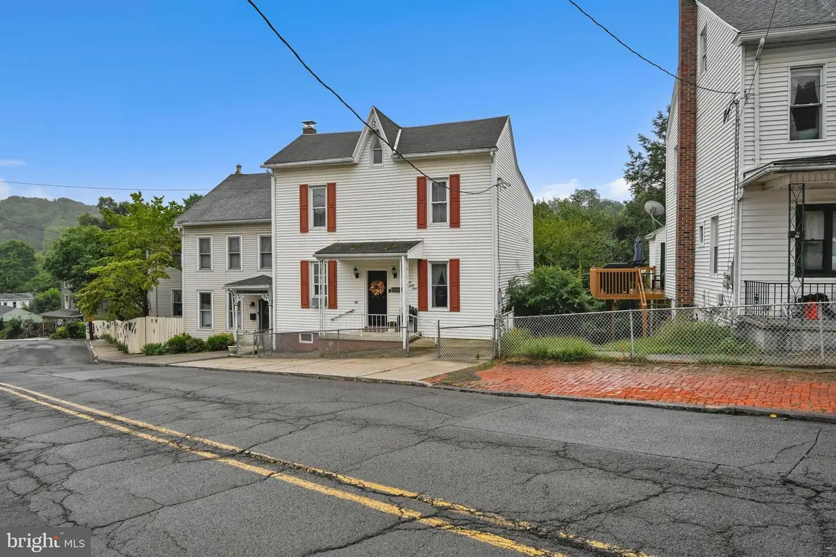 769 N Centre St, Pottsville, PA 17901 - #1