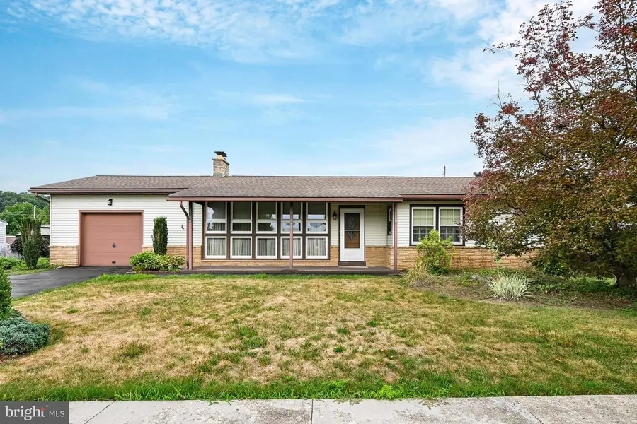 115 Walnut St, Pine Grove, PA 17963 - #2