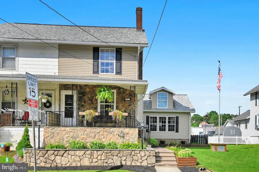 22 Spruce St, Pine Grove, PA 17963 - #2
