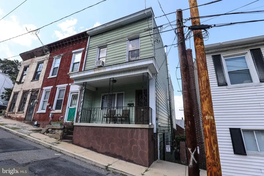 212 W Schuylkill Ave, Pottsville, PA 17901 - #2