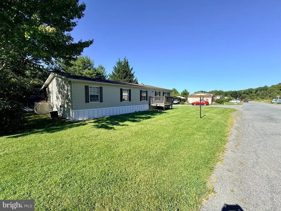 255 Angel Dr, New Ringgold, PA 17960 - #3