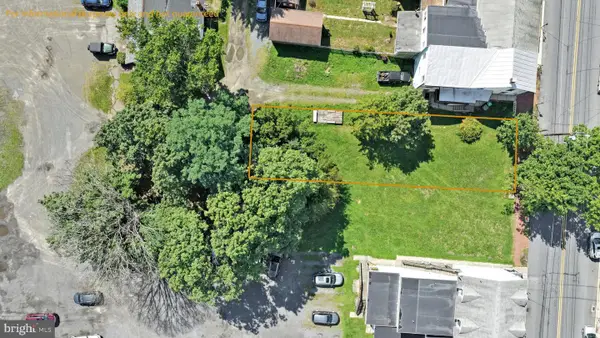 81 S Tulpehocken St, PINE GROVE, PA 17963