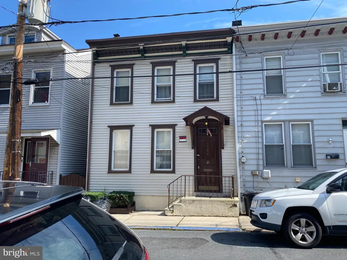 509 W Arch St, Pottsville, PA 17901 - #1