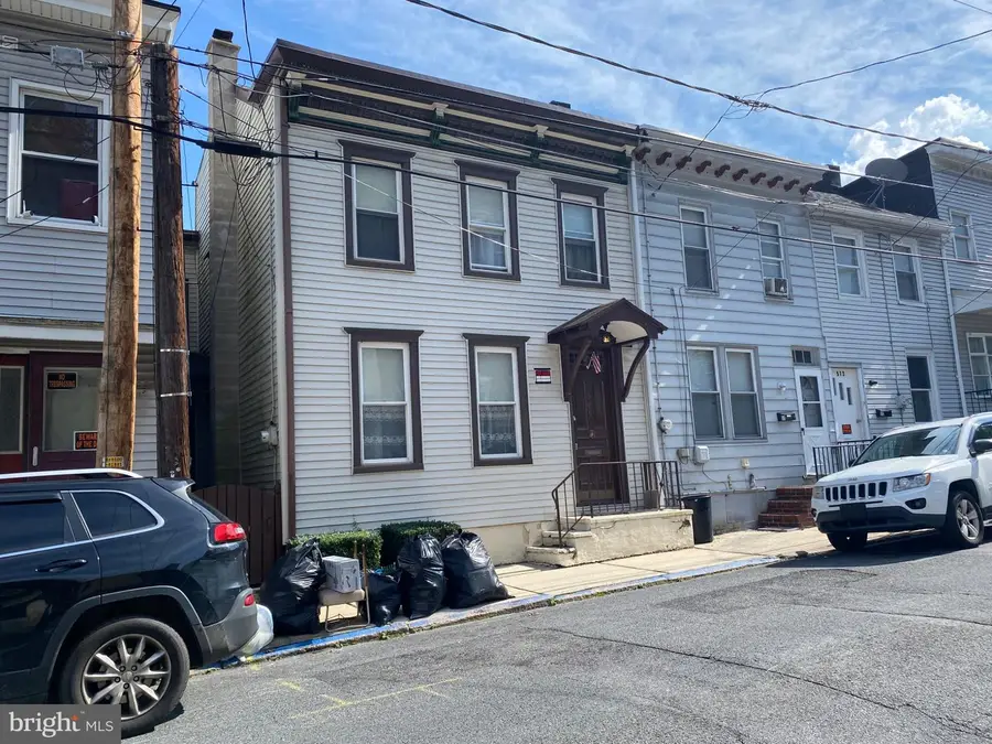 509 W Arch St, Pottsville, PA 17901 - #2