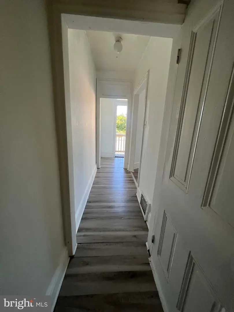631 W Race St, Pottsville, PA 17901 - #3