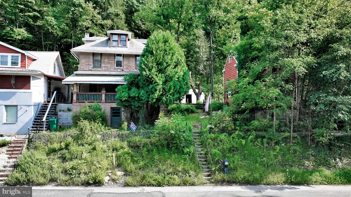 900 Garfield Ave, Pottsville, PA 17901 - #1