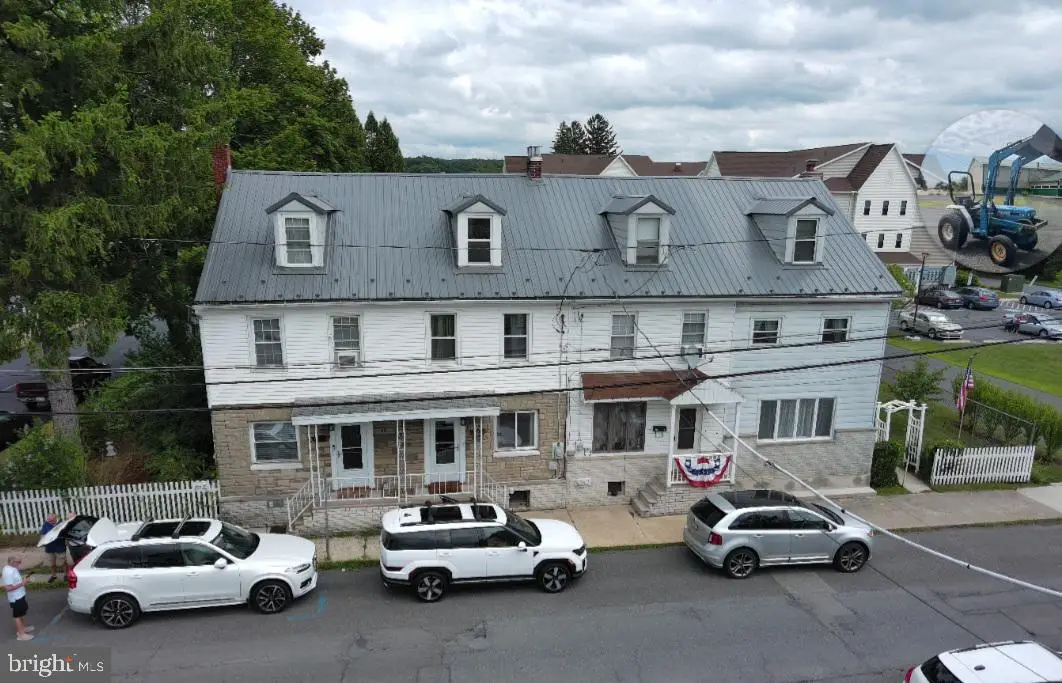 25 N Center St, Frackville, PA 17931 - #1
