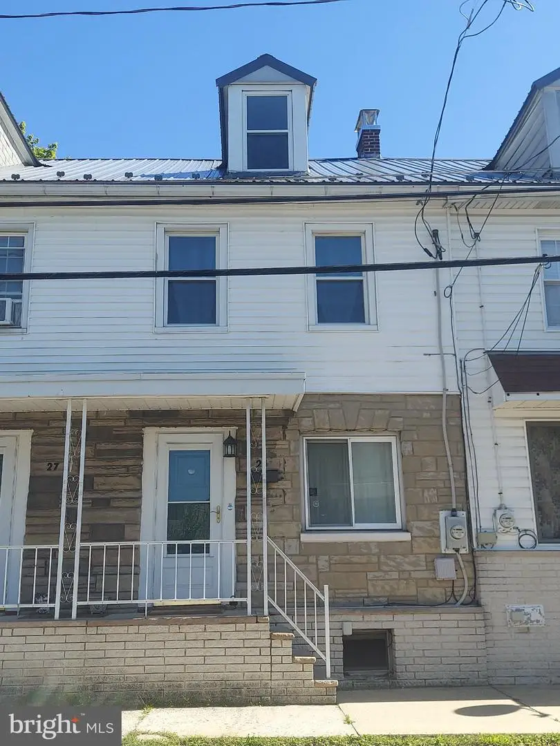 25 N Center St, Frackville, PA 17931 - #3