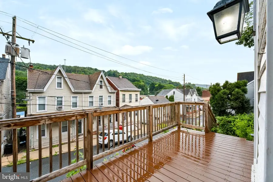 408 Front St, Pottsville, PA 17901 - #2