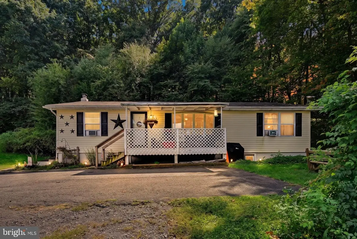 203 Baltimore St, Tremont, PA 17981 - #1