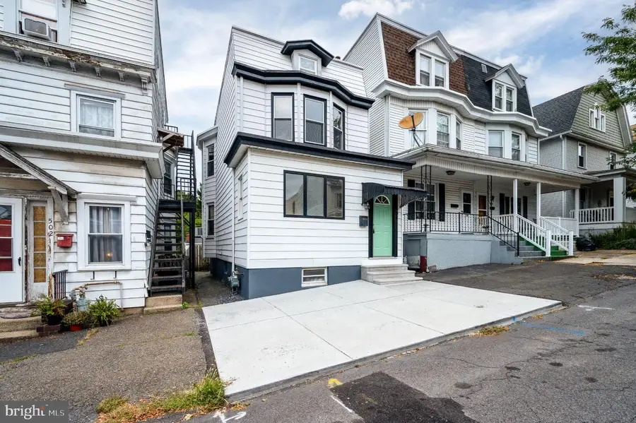 504 Greenwood Ave, Pottsville, PA 17901 - #3