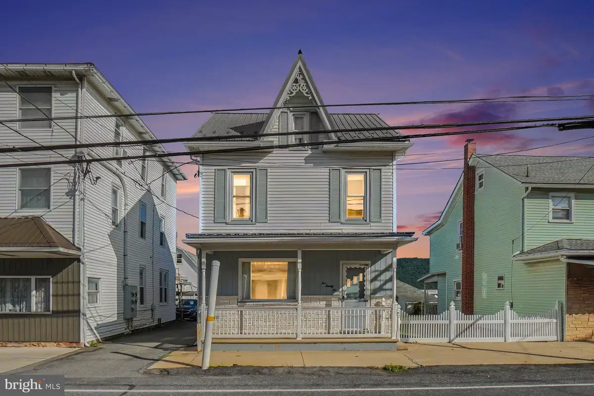 1022 W Main St, Valley View, PA 17983 - #1