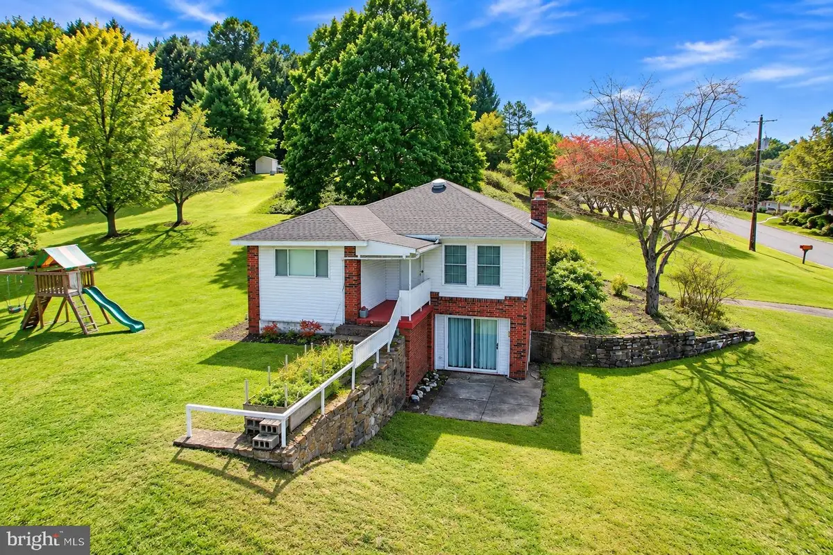 504 Long Run Dr, Schuylkill Haven, PA 17972 - #1