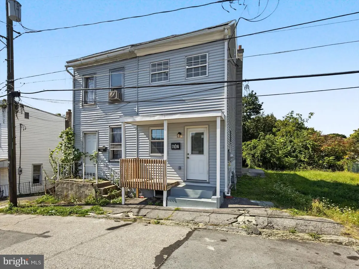 617 N 7th St, Pottsville, PA 17901 - #1