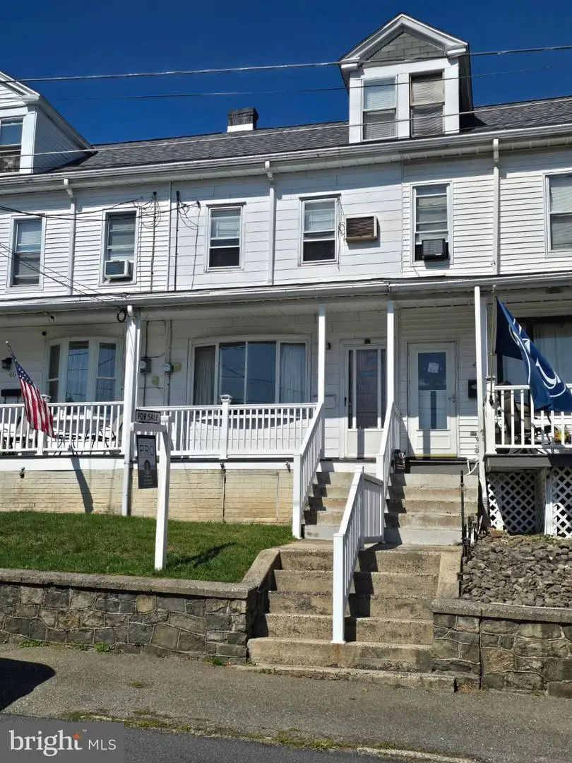 44 W Wiggan St, New Philadelphia, PA 17959 - #1