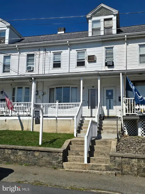 44 W Wiggan St, NEW PHILADELPHIA, PA 17959