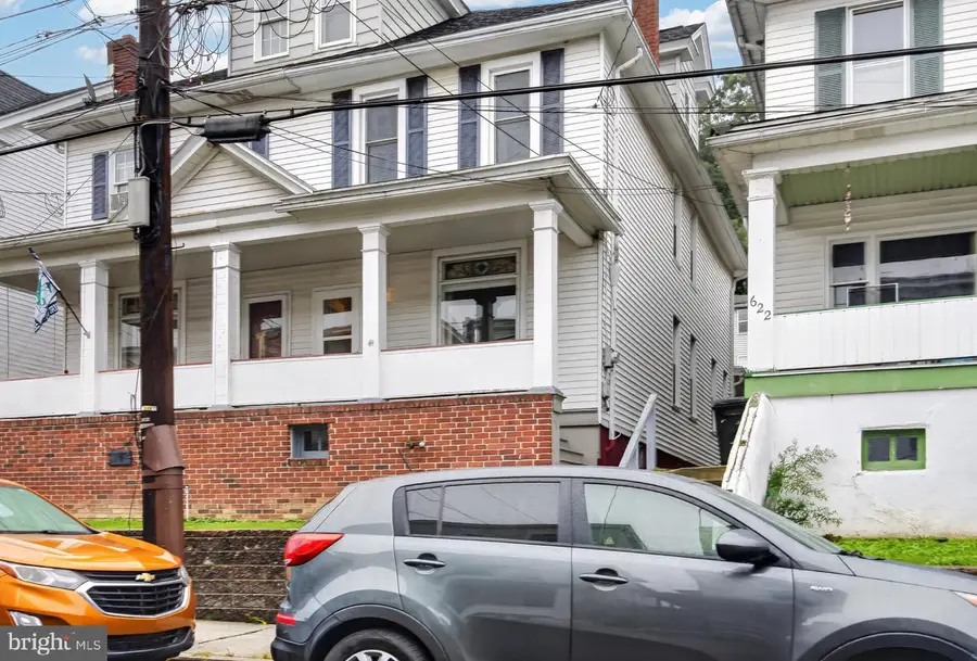 624 Arlington St, Tamaqua, PA 18252 - #2