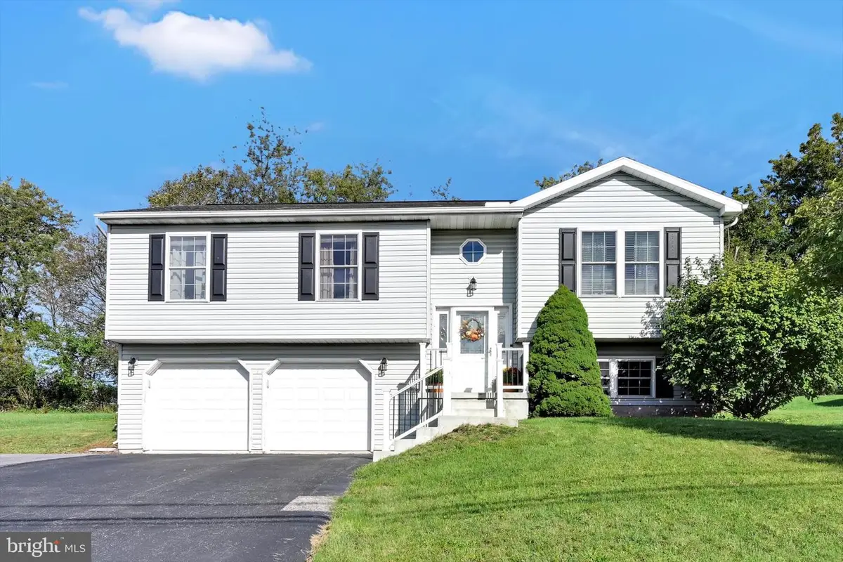 1718 Running Deer Dr, Auburn, PA 17922 - #1