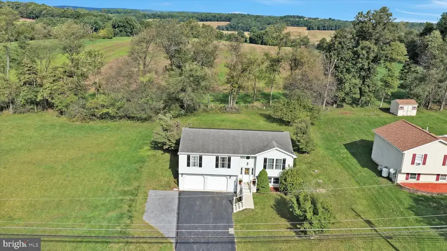 1718 Running Deer Dr, Auburn, PA 17922 - #2