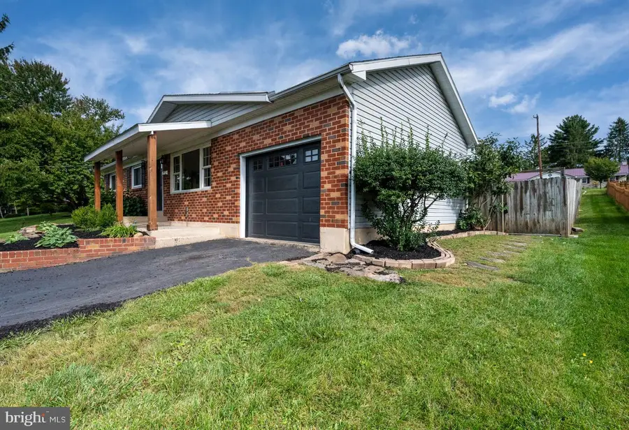 525 E Mifflin St, Orwigsburg, PA 17961 - #3
