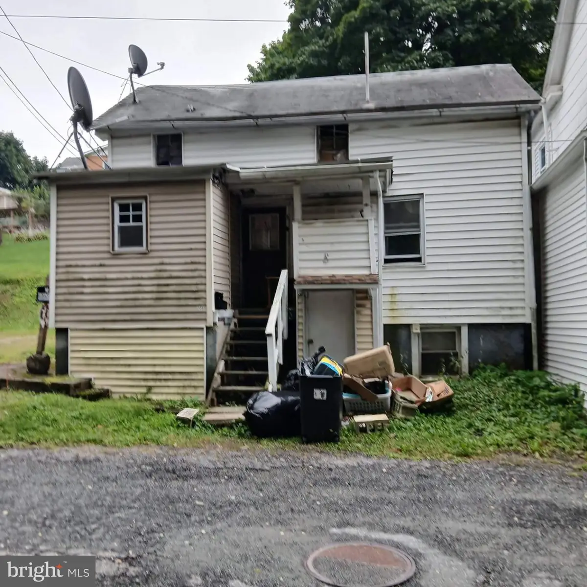 308 E Elm St, Tamaqua, PA 18252 - #1