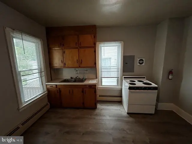 35 Pottsville St E, Pine Grove, PA 17963 - #3