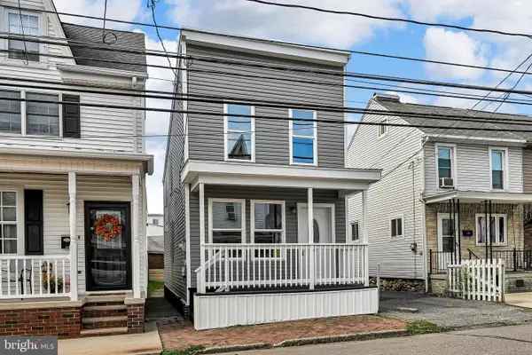 120 N Nichols St, SAINT CLAIR, PA 17970