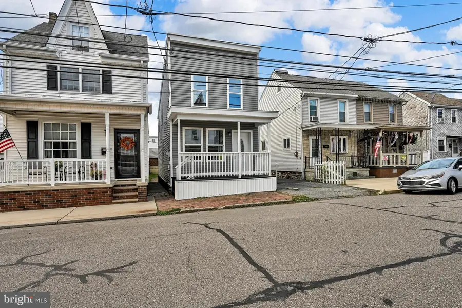 120 N Nichols St, Saint Clair, PA 17970 - #2