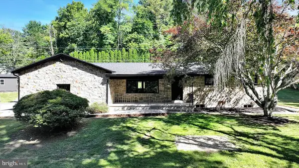 11 Locust Ln, ORWIGSBURG, PA 17961