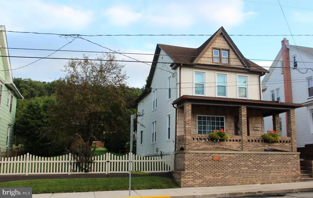 1009 E Grand Ave, Tower City, PA 17980 - #1