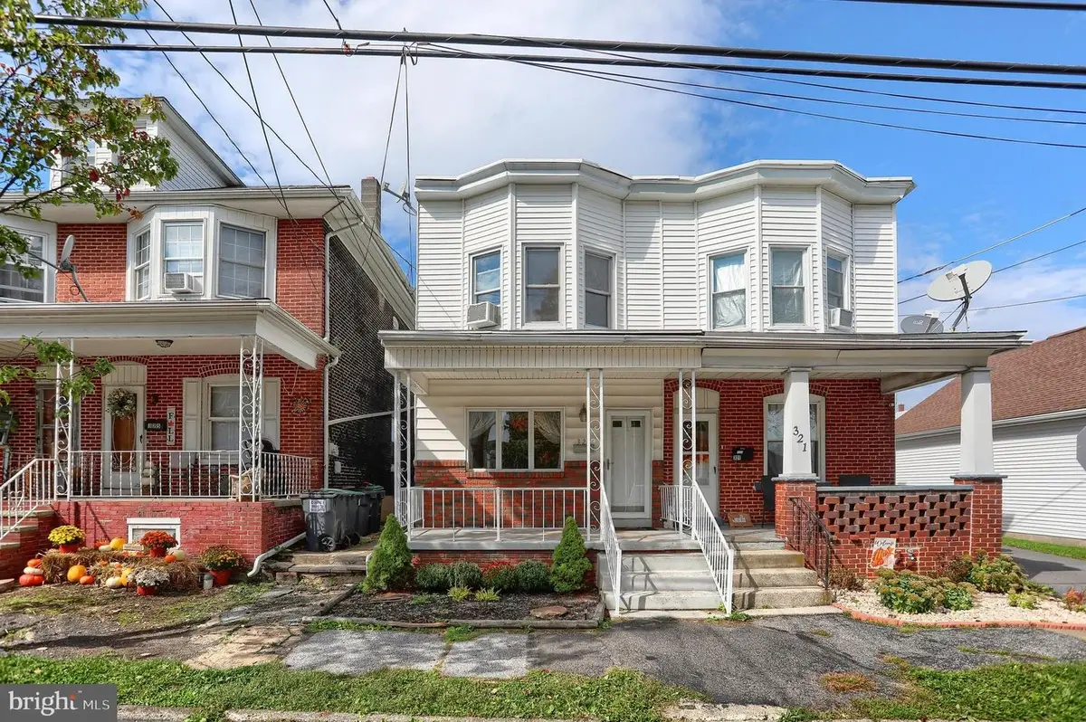 323 W Spring St, Frackville, PA 17931 - #1