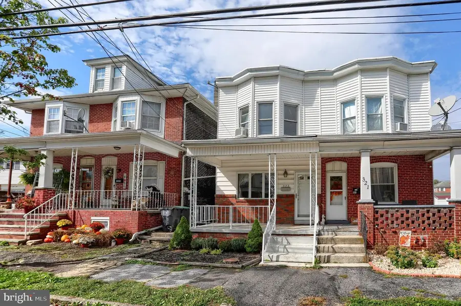 323 W Spring St, Frackville, PA 17931 - #3