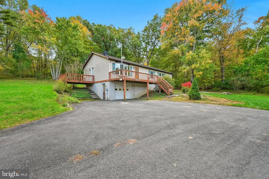 327 W Laurel St, Tremont, PA 17981 - #2