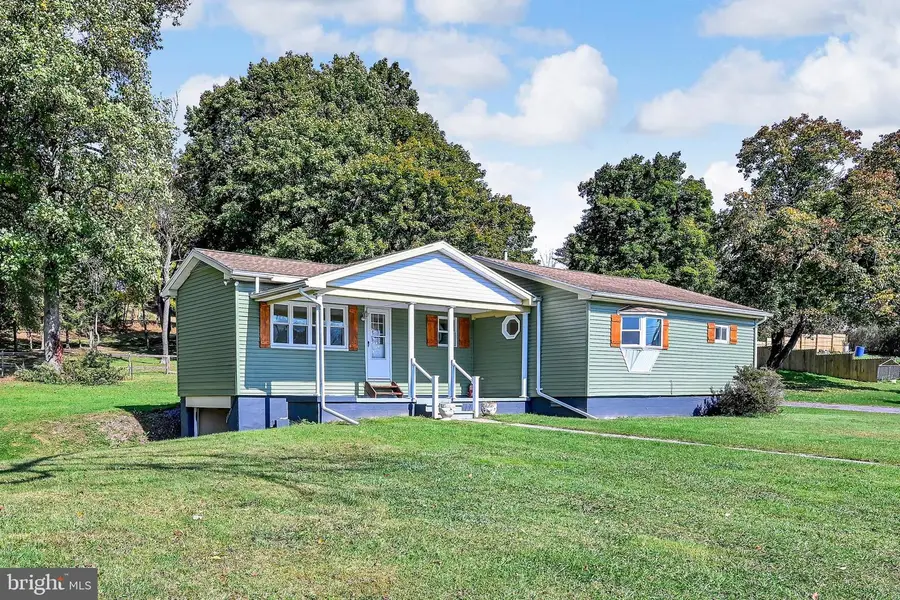38 W Donaldson St, Tremont, PA 17981 - #2