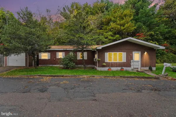 37 Back St, MAHANOY CITY, PA 17948
