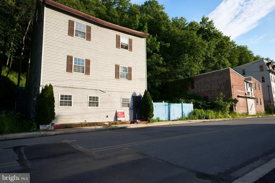 255 Peacock St, Pottsville, PA 17901 - #2