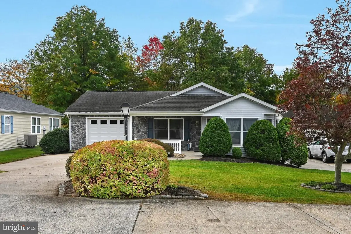 660 Canal Dr, Pine Grove, PA 17963 - #1
