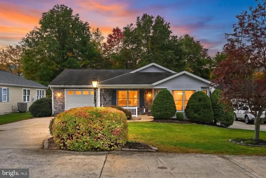 660 Canal Dr, Pine Grove, PA 17963 - #2